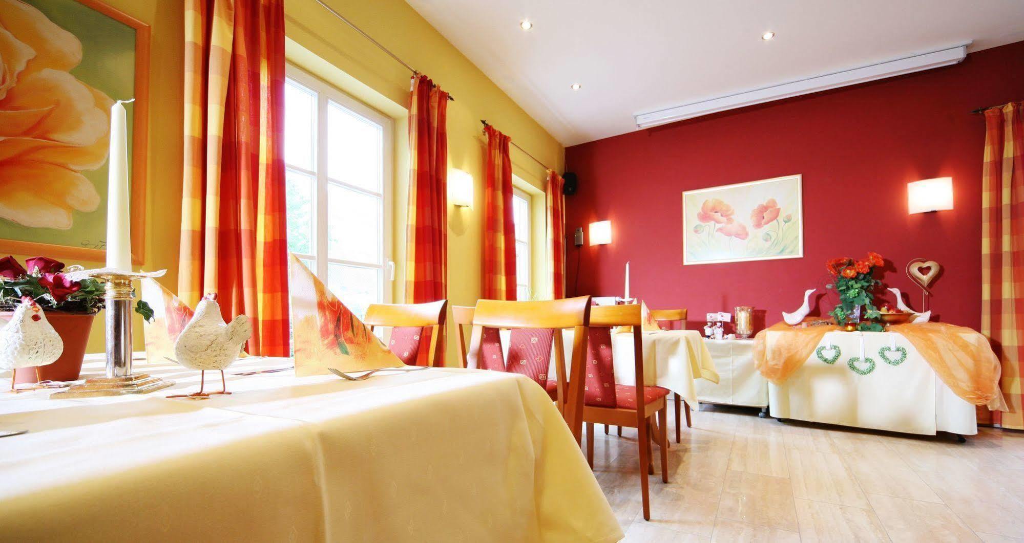 Hotel Deutschherrenhof Zeltingen-Rachtig Kültér fotó